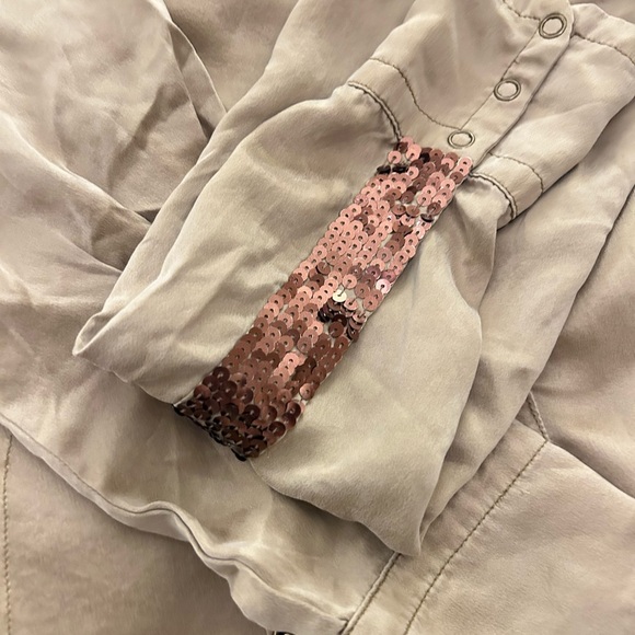 NEW DA-Nang Tan 100% Silk & Bronze Sequin Top Size Small - Picture 11 of 16